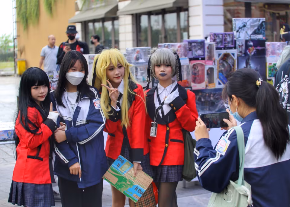 Các bạn trẻ với những bộ trang phục cosplay các nhân vật truyện tranh Nhật Bản. (Ảnh: Tuấn Đức/TTXVN)