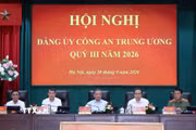Tổng Bí thư, Chủ tịch nước Tô Lâm và các đồng chí Ủy viên Bộ Chính trị, Ủy viên Thường vụ Đảng ủy Công an Trung ương chủ trì Hội nghị. (Ảnh: Thống Nhất/TTXVN)
