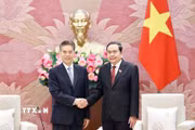 Chủ tịch Quốc hội Trần Thanh Mẫn tiếp Chủ nhiệm Ủy ban Tài chính-Kinh tế của Nhân đại toàn quốc Trung Quốc Chung Sơn. (Ảnh: Doãn Tấn/TTXVN)