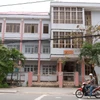Trụ sở cũ của Ủy ban Nhân dân Phường 2 (thành phố Tuy Hòa) tạm dừng sửa chữa để tránh lãng phí khi sắp xếp đơn vị hành chính. (Ảnh: Xuân Triệu/TTXVN)