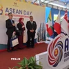 Các đại biểu dự Lễ kỷ niệm Ngày ASEAN 2025 chụp ảnh lưu niệm. (Ảnh: Bùi Hoàn/TTXVN)