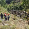 Hiện trường vụ tai nạn giao thông trên đèo Bảo Lộc (đoạn qua xã Đạ Huoai 2, Lâm Đồng) xảy ra trưa 3/2. (Ảnh: TTXVN phát)