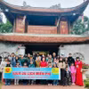 Tour du lịch miễn phí thu hút đông đảo khách du lịch. (Ảnh: Thanh Thương/TTXVN)