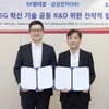 SK Telecom và Samsung Electronics ký biên bản ghi nhớ. (Ảnh: news.samsung.com)