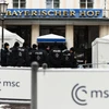 Cảnh sát gác bên ngoài Khách sạn Bayerischer Hof ở Munich, Đức, nơi diễn ra Hội nghị An ninh Munich (MSC) lần thứ 61, ngày 14/2/2025. (Ảnh: THX/TTXVN)