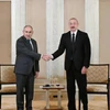 Tổng thống Azerbaijan Ilham Aliyev (phải) và Thủ tướng Armenia Nikol Pashinyan gặp nhau tại Abu Dhabi, UAE, ngày 10/7. (Nguồn: Văn phòng Tổng thống Azerbaijan)