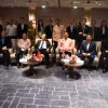 Các đại biểu chụp ảnh lưu niệm tại buổi làm việc. (Ảnh: Huy Tiến/TTXVN)