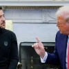 Tổng thống Mỹ Donald Trump hội đàm với Tổng thống Ukraine Volodymyr Zelensky tại Nhà Trắng, ngày 28/2/2025. (Ảnh: Reuters/TTXVN)