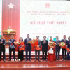 Các đồng chí lãnh đạo tỉnh Lai Châu tặng hoa chúc mừng Thường trực và các Ban của HĐND tỉnh Lai Châu khóa XVI, nhiệm kỳ 2026-2031. (Ảnh: Quý Trung/TTXVN)