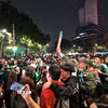 Biển người đổ về khu vực FanFest tại đại lộ Paseo de Reforma để ăn mừng chiến thắng của đội tuyển Mexico và tấm vé vào vòng 1/8 World Cup 2026. (Ảnh: Phương Lan/TTXVN)
