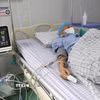 Người bệnh được theo dõi tại phòng cách ly trước khi thực hiện ghép tế bào gốc. (Ảnh: Tạ Toàn/TTXVN)