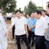 Đoàn công tác của Ủy ban Kinh tế và Tài chính của Quốc hội khảo sát thực tế Dự án đầu tư xây dựng đường Vành đai 5 - Vùng Thủ đô Hà Nội tại Hưng Yên. (Ảnh: Thế Duyệt/TTXVN)