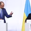 Thủ tướng Friedrich Merz và Tổng thống Ukraine Volodymyr Zelensky tham gia một cuộc họp báo tại Paris, Pháp. (Ảnh: Getty)