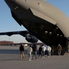 Ngày 4/2, máy bay vận tải quân sự của Mỹ đã đưa một nhóm người di cư Ấn Độ trở về nước. (Nguồn: Reuters)