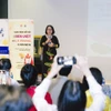 Bà Phan Thị Quỳnh Trang, Giám đốc sáng lập CVCEC phát biểu tại Hội thảo Hành trình kết nối: Từ Sen Việt tới Lá Phong Canada. (Ảnh: Hà Linh/TTXVN)