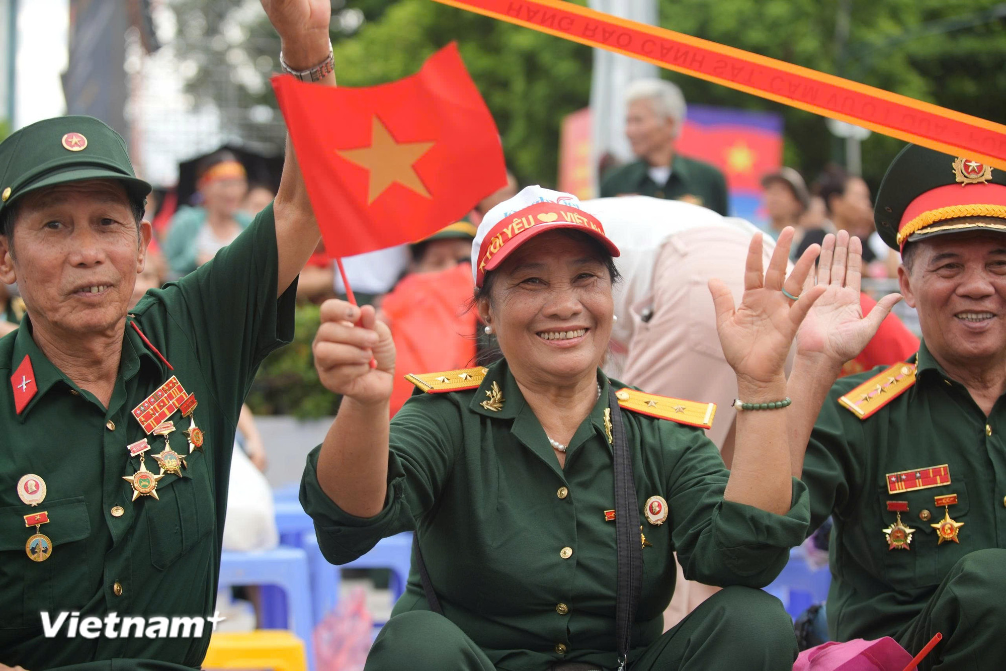 Khu vực ưu tiên dành cho các cựu chiến binh xem Lễ diễu binh, diễu hành. (Ảnh: PV/Vietnam+) vnp-khu-uu-tien-cuu-cb-28.jpg