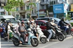 Hà Nội tiến tới “không còn xe xăng”: Thách thức lớn, giải pháp nào khả thi?