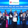 Đại diện VPBank nhận giải tại Vietnam Digital Awards 2025. (Ảnh: Vietnam+)