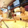 Giá vàng trong nước tiếp tục đi lên. (Ảnh: Vietnam+)