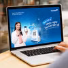 VietinBank tặng loa báo tiền về - đồng hành cùng hộ kinh doanh chuyển đổi số. (Ảnh: Vietnam+)
