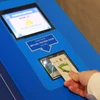 Thẻ Vietcombank Visa MeGO có thể được đăng ký dễ dàng qua VCB Digibank, tích hợp vào Apple Pay hay Google Pay để thanh toán vé tàu nhanh chóng. (Ảnh: Vietnam+)