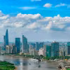 Những công trình chất lượng cao ngày càng trở thành một phần của hạ tầng kinh doanh tại các trung tâm tài chính hiện đại. (Ảnh: Vietnam+)