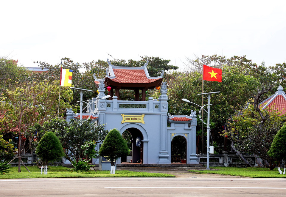 Chùa Trường Sa nằm ở trung tâm Đảo Trường Sa. (Ảnh: Hồng Đạt/TTXVN)