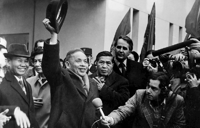 Bộ trưởng Ngoại giao Việt Nam Dân chủ Cộng hòa Nguyễn Duy Trinh gặp gỡ báo chí sau khi ký kết Hiệp định Paris, ngày 27/1/1973. (Ảnh: Tư liệu quốc tế/TTXVN phát)