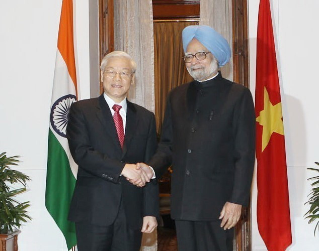 Thủ tướng Cộng hoà Ấn Độ Manmohan Singh và Tổng Bí thư Nguyễn Phú Trọng trước cuộc hội đàm tối 20/11/2013 tại Dinh Thủ tướng ở Thủ đô New Delhi. (Ảnh: Trí Dũng/TTXVN)