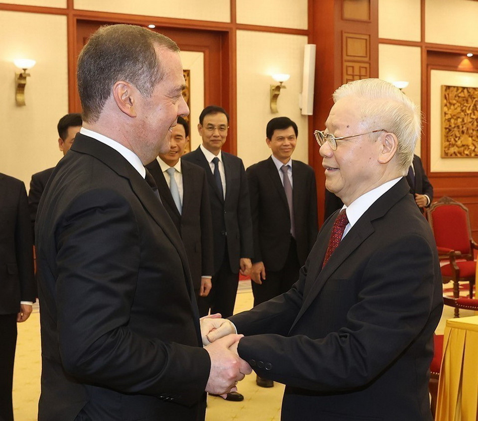 Tổng Bí thư Nguyễn Phú Trọng đón Chủ tịch Đảng Nước Nga Thống nhất, Phó Chủ tịch Hội đồng An ninh Liên bang Nga Dmitry Medvedev (Hà Nội, 22/5/2023). Ảnh: Trí Dũng – TTXVN
