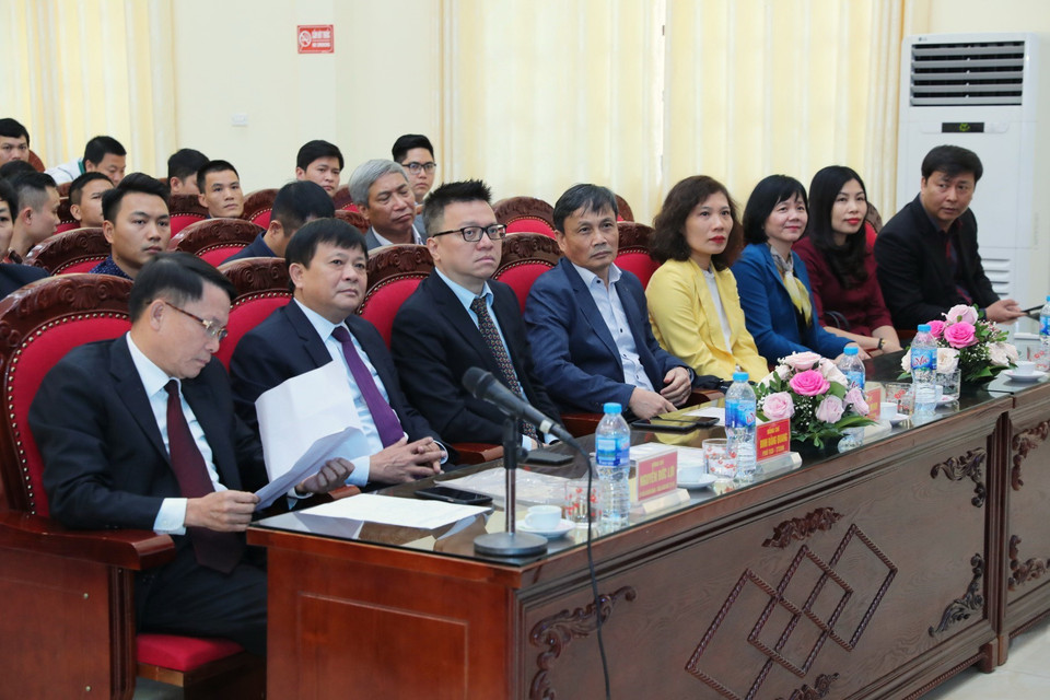 Đoàn đại biểu cán bộ, đoàn viên thanh niên Thông tấn xã Việt Nam do Ủy viên Trung ương Đảng, Bí thư Đảng ủy, Tổng Giám đốc Thông tấn xã Việt Nam Nguyễn Đức Lợi dẫn đầu. Trong ảnh: Các đại biểu tại buổi gặp mặt, giao lưu. (Ảnh: Thành Đạt/TTXVN)