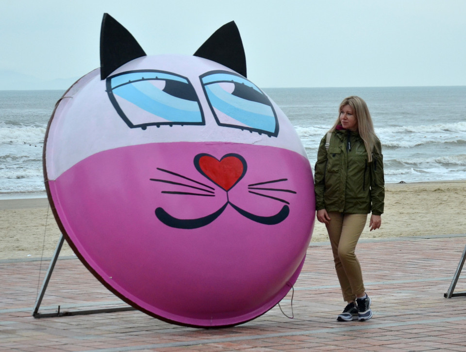 Du khách quốc tế có thêm nhiều kỷ niệm tại Đà Nẵng trong Tết Quý Mão 2023. (Ảnh: Quốc Dũng/TTXVN)