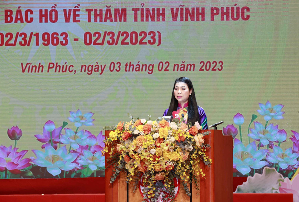 Bí thư Tỉnh ủy, Chủ tịch Hội đồng Nhân dân tỉnh, Trưởng Đoàn đại biểu Quốc hội tỉnh Vĩnh Phúc Hoàng Thị Thúy Lan đọc diễn văn tại lễ kỷ niệm. (Ảnh: Doãn Tấn/TTXVN)