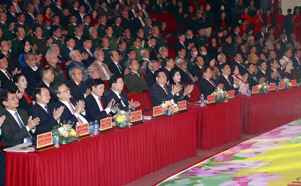 Chủ tịch Quốc hội Vương Đình Huệ và đại biểu tham dự buổi lễ. (Ảnh: Doãn Tấn/TTXVN)