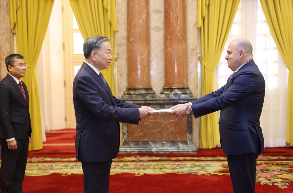 Tổng Bí thư, Chủ tịch nước Tô Lâm nhận Quốc thư từ Đại sứ Cộng hòa Malta tại Việt Nam John Busuttil. (Ảnh: Lâm Khánh/TTXVN)