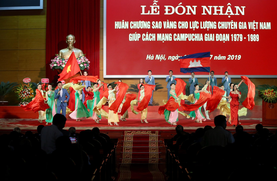 Chương trình nghệ thuật chào mừng buổi lễ. (Ảnh: Dương Giang/TTXVN)