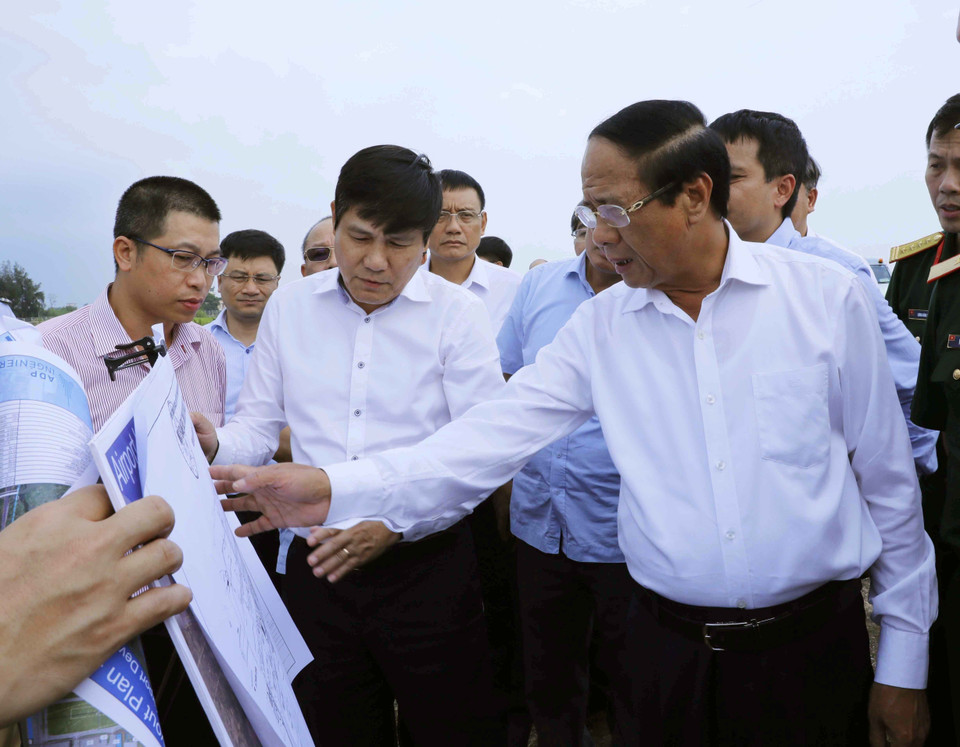 Phó Thủ tướng Lê Văn Thành kiểm tra và làm việc về quy hoạch Cảng Hàng không Quốc tế Nội Bài (Hà Nội, 21/9/2022). (Ảnh: An Đăng/TTXVN)