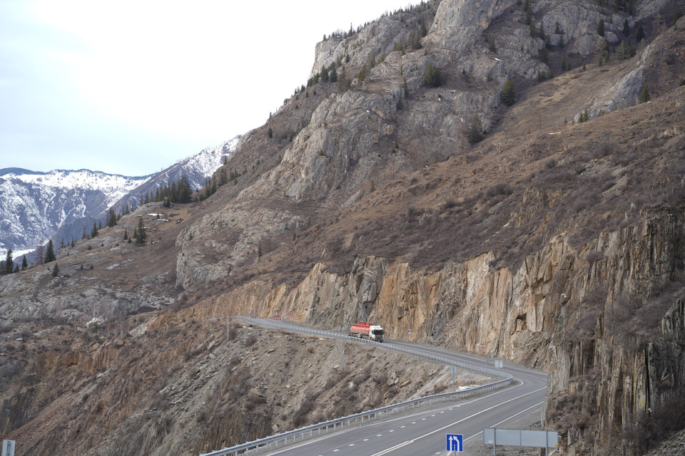 Một khúc cua trên Chuisky Trakt. (Ảnh: Duy Trinh/TTXVN)