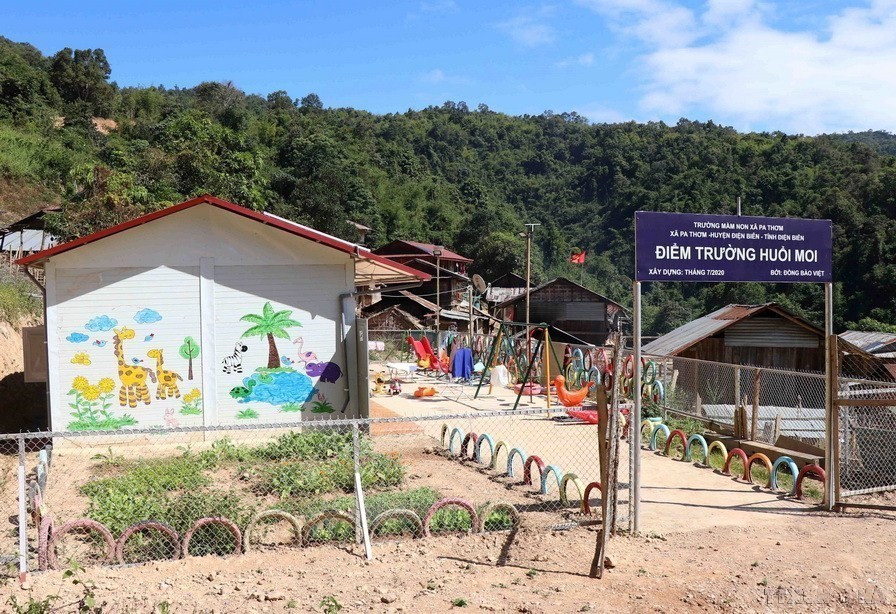Điểm trường Huổi Moi (Trường Mầm non Pa Thơm, xã Pa Thơm, huyện Điện Biên, tỉnh Điện Biên) nằm ở vành đai biên giới Việt-Lào, cách trung tâm xã Pa Thơm hơn 30km. Đây là nơi sinh sống của 16 hộ dân thuộc cộng đồng dân tộc Cống. (Ảnh: Xuân Tiến/TTXVN)