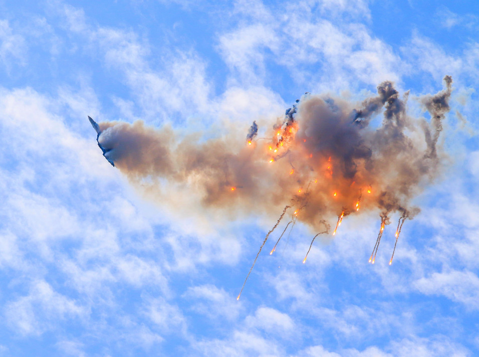 Phi công máy bay Su-35S trình diễn trong ngày khai mạc Army Games. (Ảnh: Duy Trinh/TTXVN)