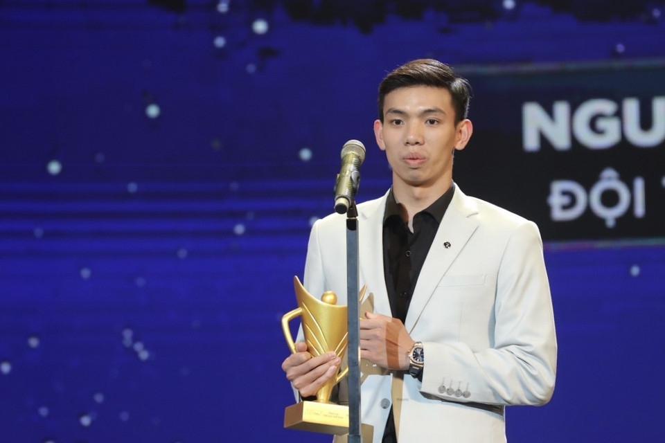 Kình ngư Nguyễn Huy Hoàng giành thêm giải vận động viên được yêu mến nhất. (Ảnh: Minh Quyết/TTXVN)