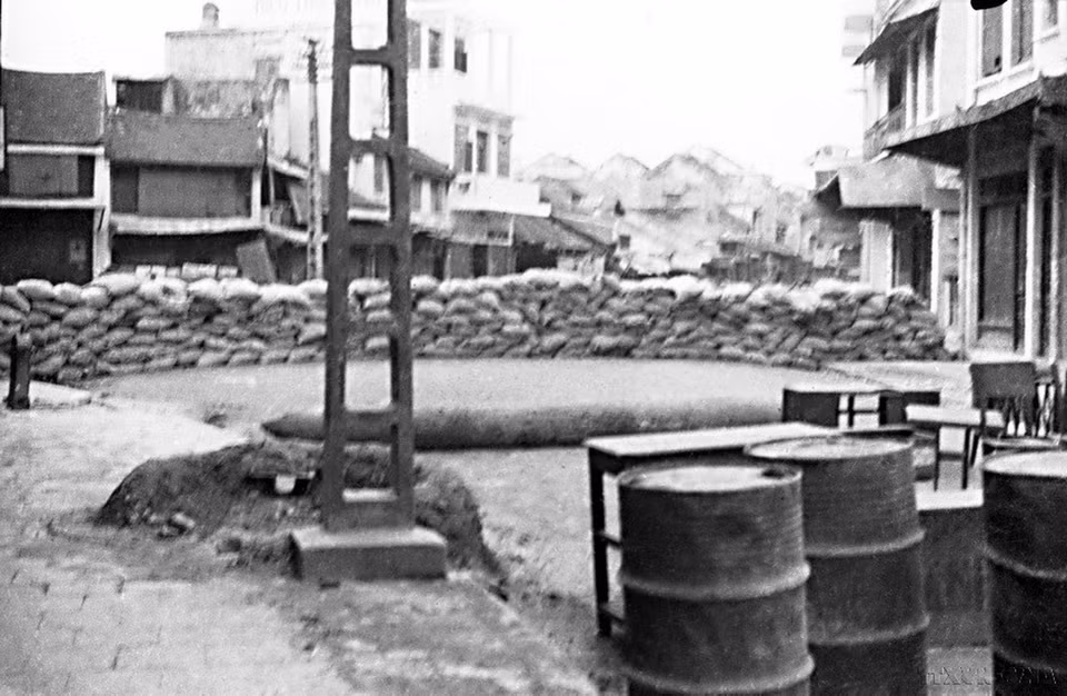 Thủ đô trong những ngày kháng chiến (1946). (Ảnh: Tư liệu TTXVN)
