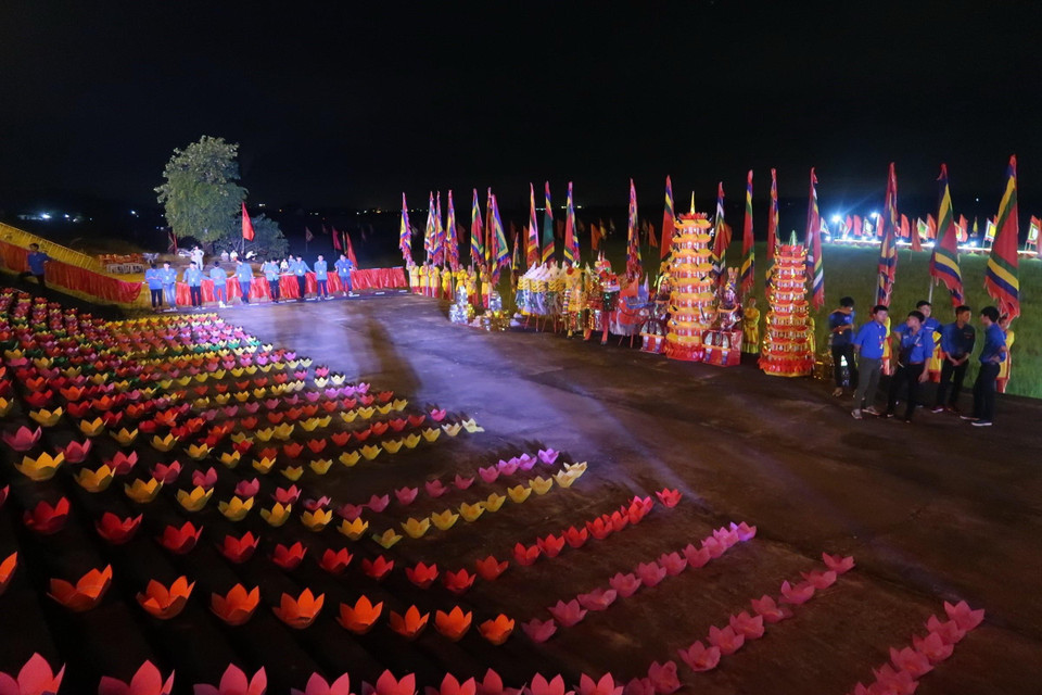  Quang cảnh chuẩn bị cho lễ cầu an. (Ảnh: Hiền Anh/TTXVN)