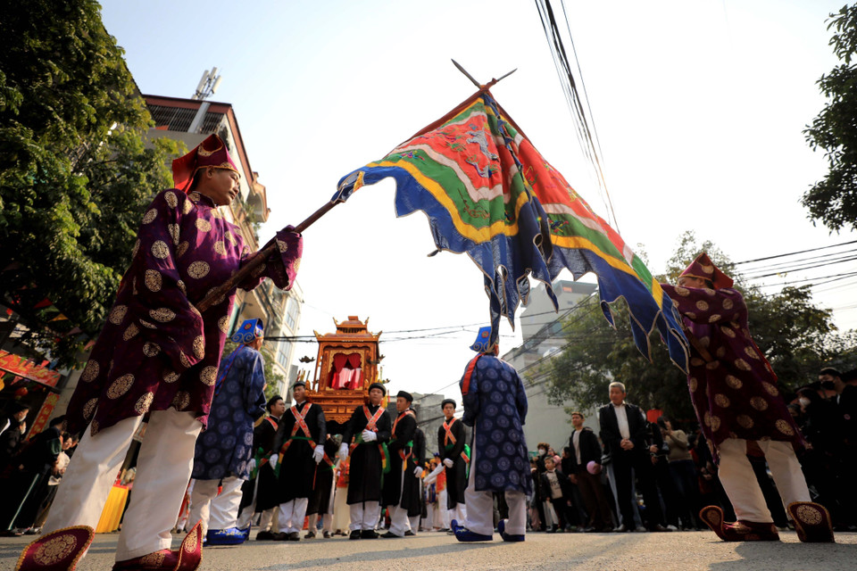 Lễ rước tưởng nhớ vị anh hùng dân tộc Bố Cái Đại Vương Phùng Hưng. (Ảnh: Nhật Anh/TTXVN)