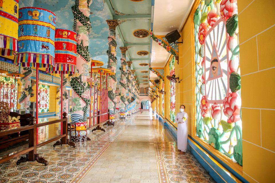 Từng công trình trong Đại điện được trang trí chi tiết tỉ mỉ, chỉnh chu. (Ảnh: Giang Phương/TTXVN)