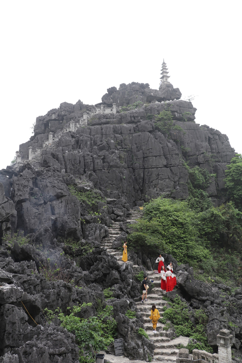 Khu du lịch hang Múa tại xã Ninh Xuân, huyện Hoa Lư (Ninh Bình). (Ảnh: Đức Phương/TTXVN)