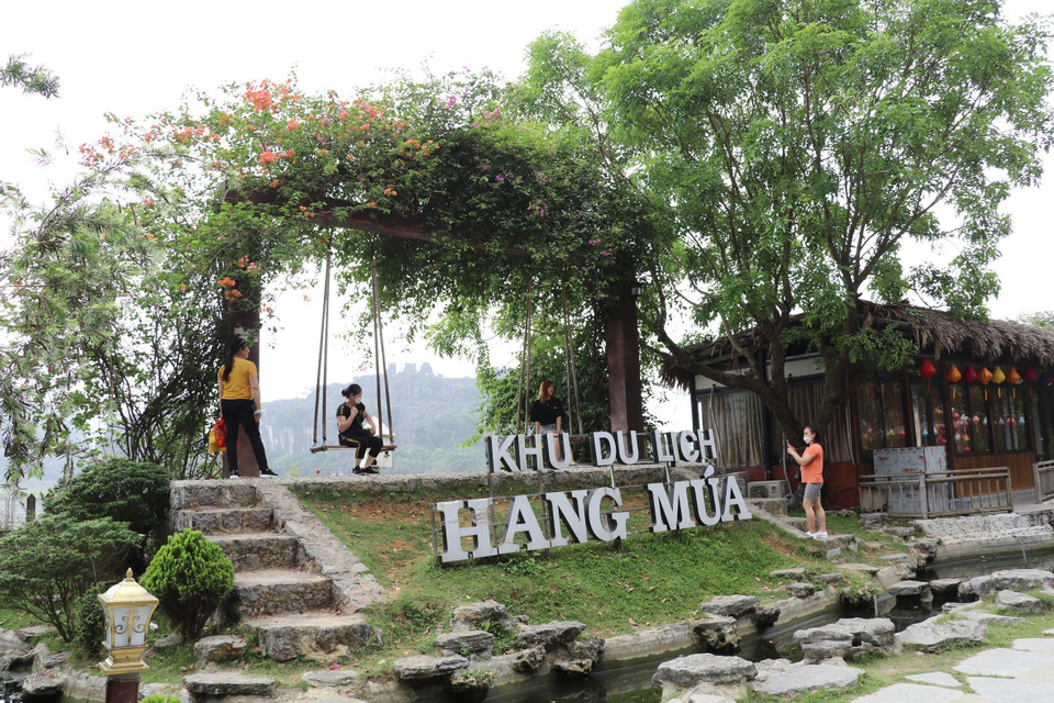 Khu du lịch Hang Múa tại xã Ninh Xuân, huyện Hoa Lư (Ninh Bình). (Ảnh: Đức Phương/TTXVN)