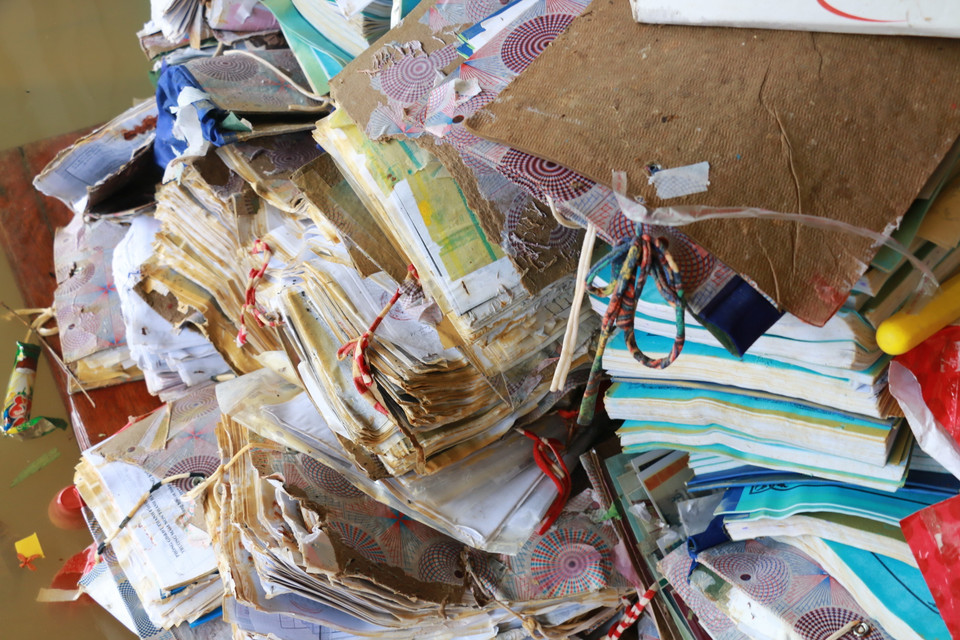 Đồ dùng học tập Trường Mầm non Thanh Hà bị hư hỏng. (Ảnh: Bích Huệ/TTXVN)