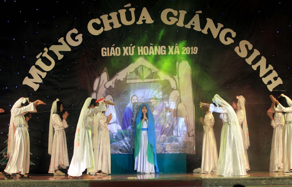 Tiết mục văn nghệ được biểu diễn tại giáo xứ Hoàng xá, xã Nguyên Xá, huyện Vũ Thư. (Ảnh: Thế Duyệt/TTXVN)