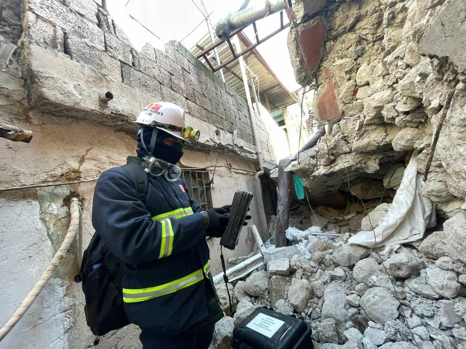 Bộ đội công binh Việt Nam tham gia tìm kiếm tại tỉnh Hatay, Thổ Nhĩ Kỳ. (Ảnh: Văn Hiếu/TTXVN)